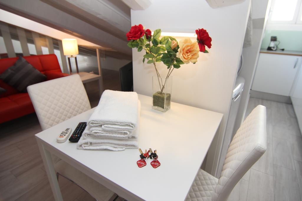 Apartamento Atico En Puerta Del Sol Madrid Bagian luar foto