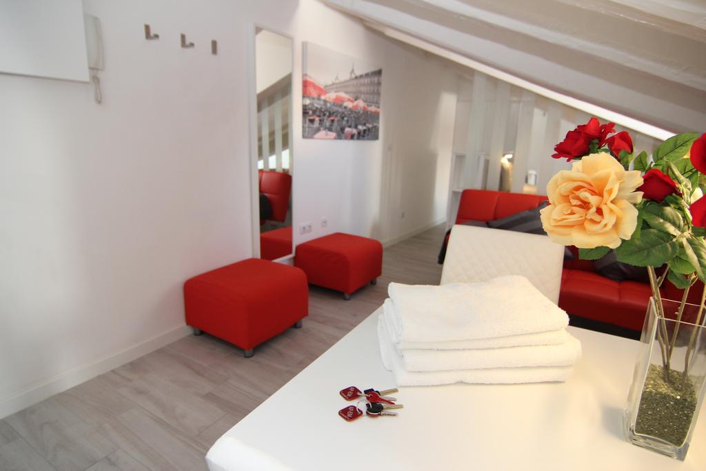 Apartamento Atico En Puerta Del Sol Madrid Bagian luar foto