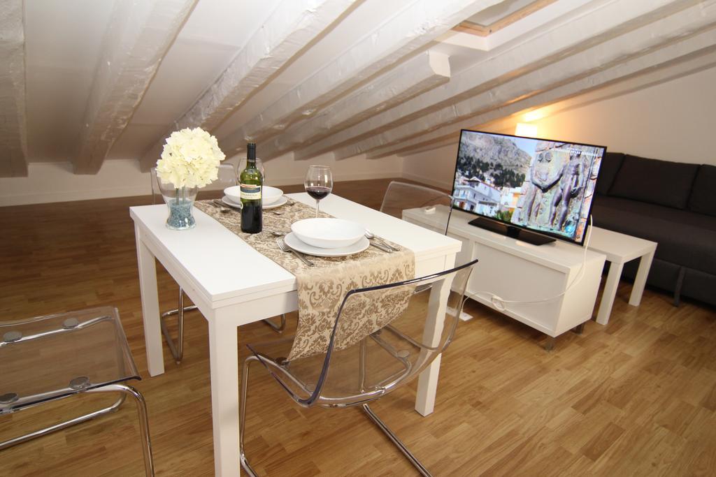 Apartamento Atico En Puerta Del Sol Madrid Bagian luar foto